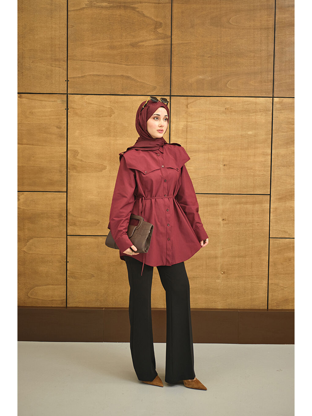 Kadın Roba Detaylı Kemerli Regular Poplin Gömlek Bordo-1
