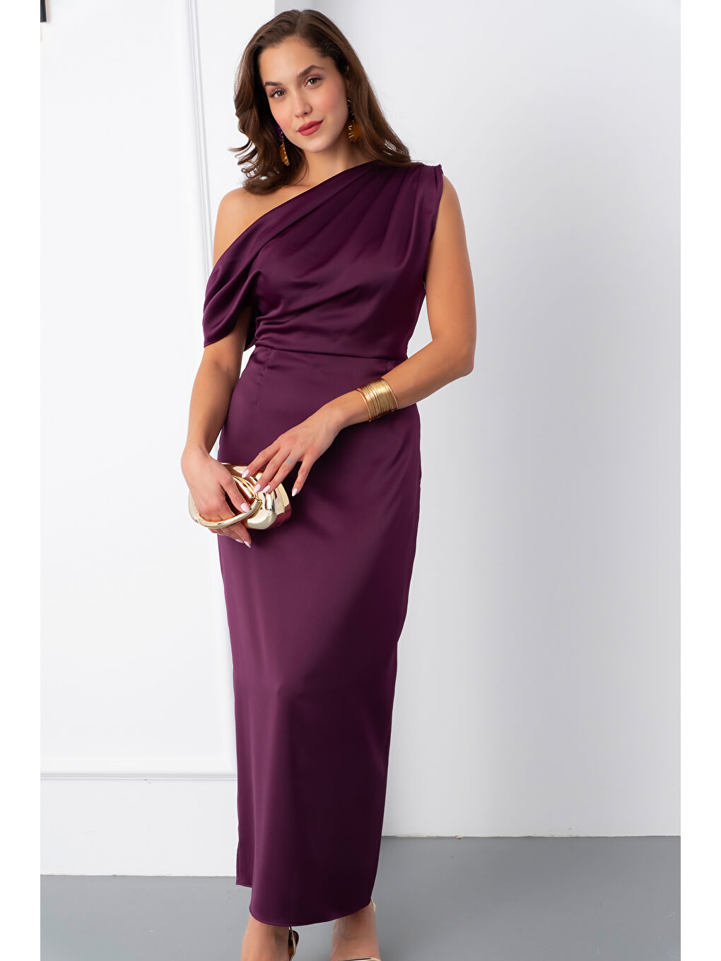 Kadın Mürdüm Degaje Yaka Yırtmaçlı Saten Midi Elbise-2