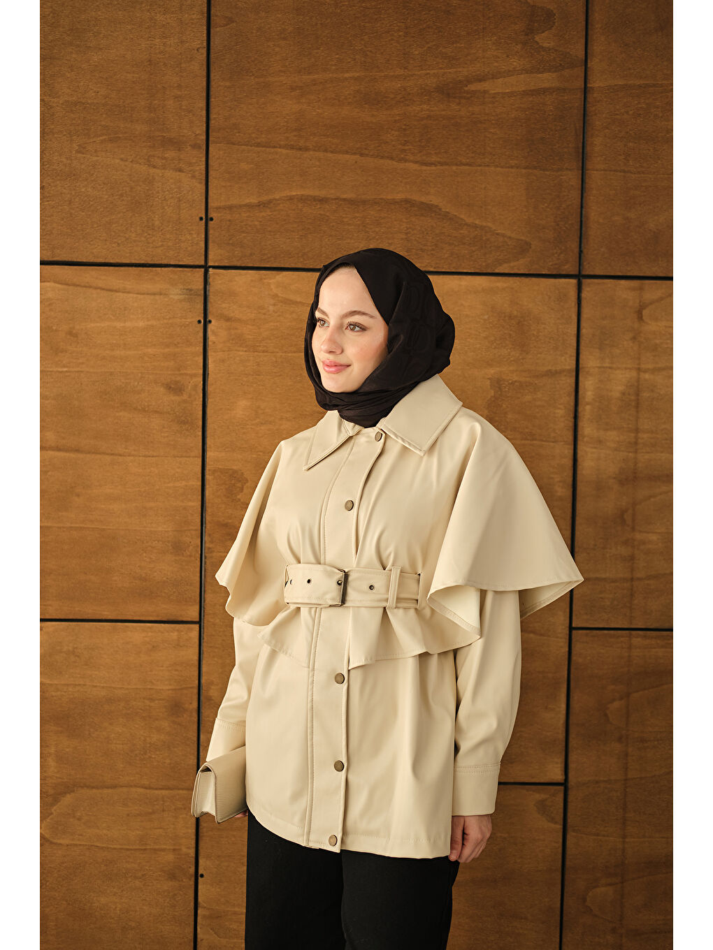 Ekru Kadın Pelerin Detay Kemerli Deri Trenç Krem-4