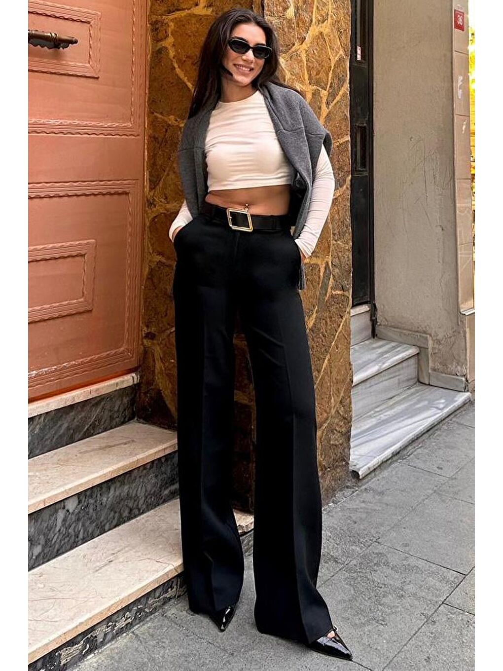 Siyah Kemer Detaylı Yüksek Bel Kumaş Pantolon Mg2285