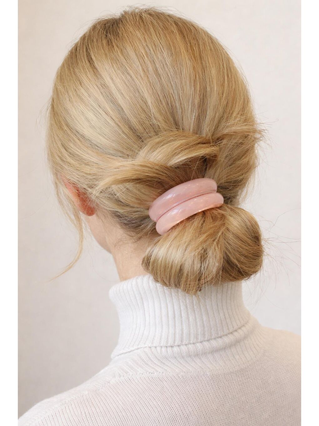 Pembe Akrilik Petit Lastikli Atkuyruğu Tokası-1