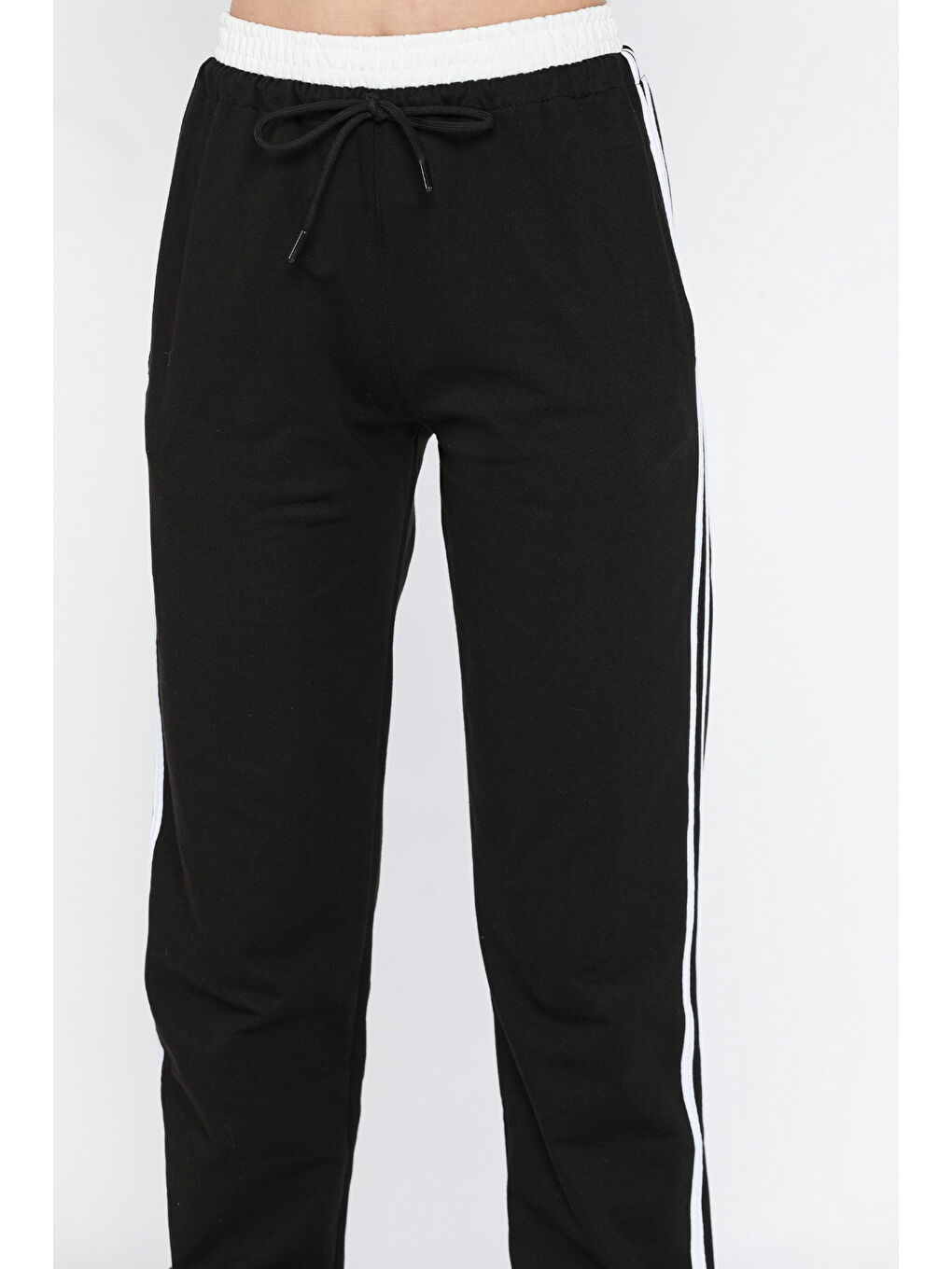 Siyah Bel Ve Paça Lastikli Yan Şeritli Kadın Eşofman Altı-3