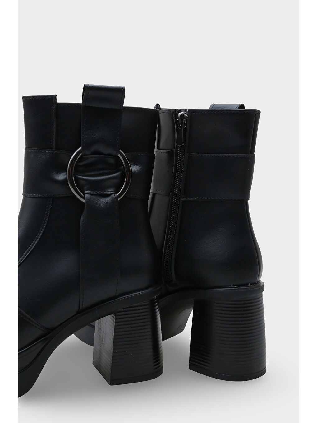 Siyah Tiffany Yuvarlak Burunlu Yandan Fermuarlı Orta Topuklu Kadın Bot-3