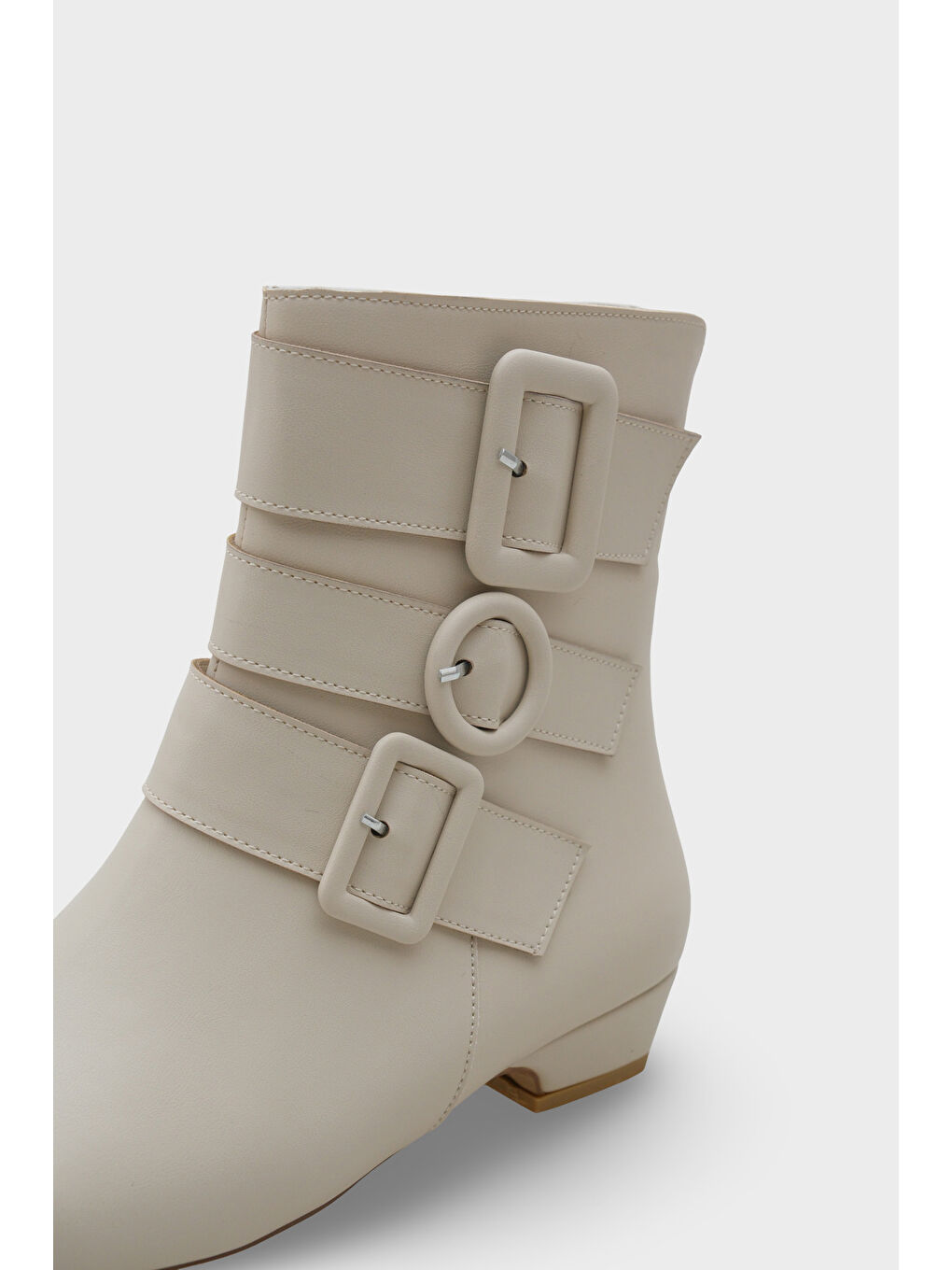 Ekru Shane Kısa Topuklu Yandan Fermuarlı Tokalı Küt Burun Kadın Bot-4