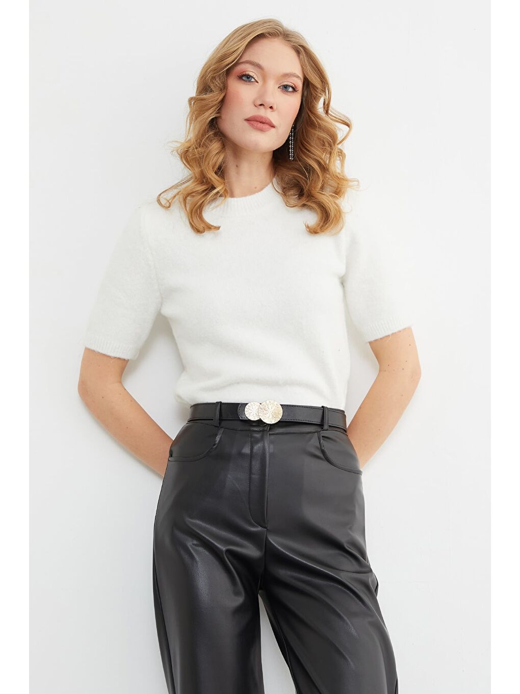 Ekru Basic Bisiklet Yaka Kısa Kol Triko Kazak