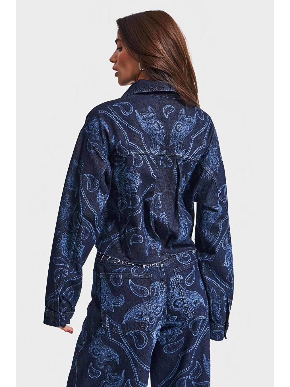 Kadın Koyu Mavi Renk 9w5-5 Önü Düğmeli Parlak Taş Desenli Özel Tasarım Denim Ceket-2