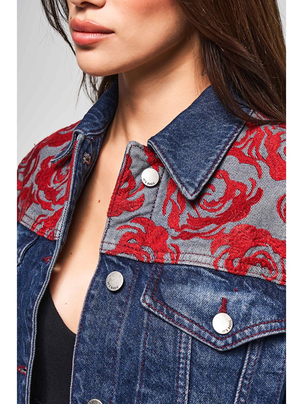 Mavi Kadın Koyu Jean Rengi 2w5-10 Özel Kırmızı Desen Nakışlı %100 Pamuk Tasarım Denim Ceket-1