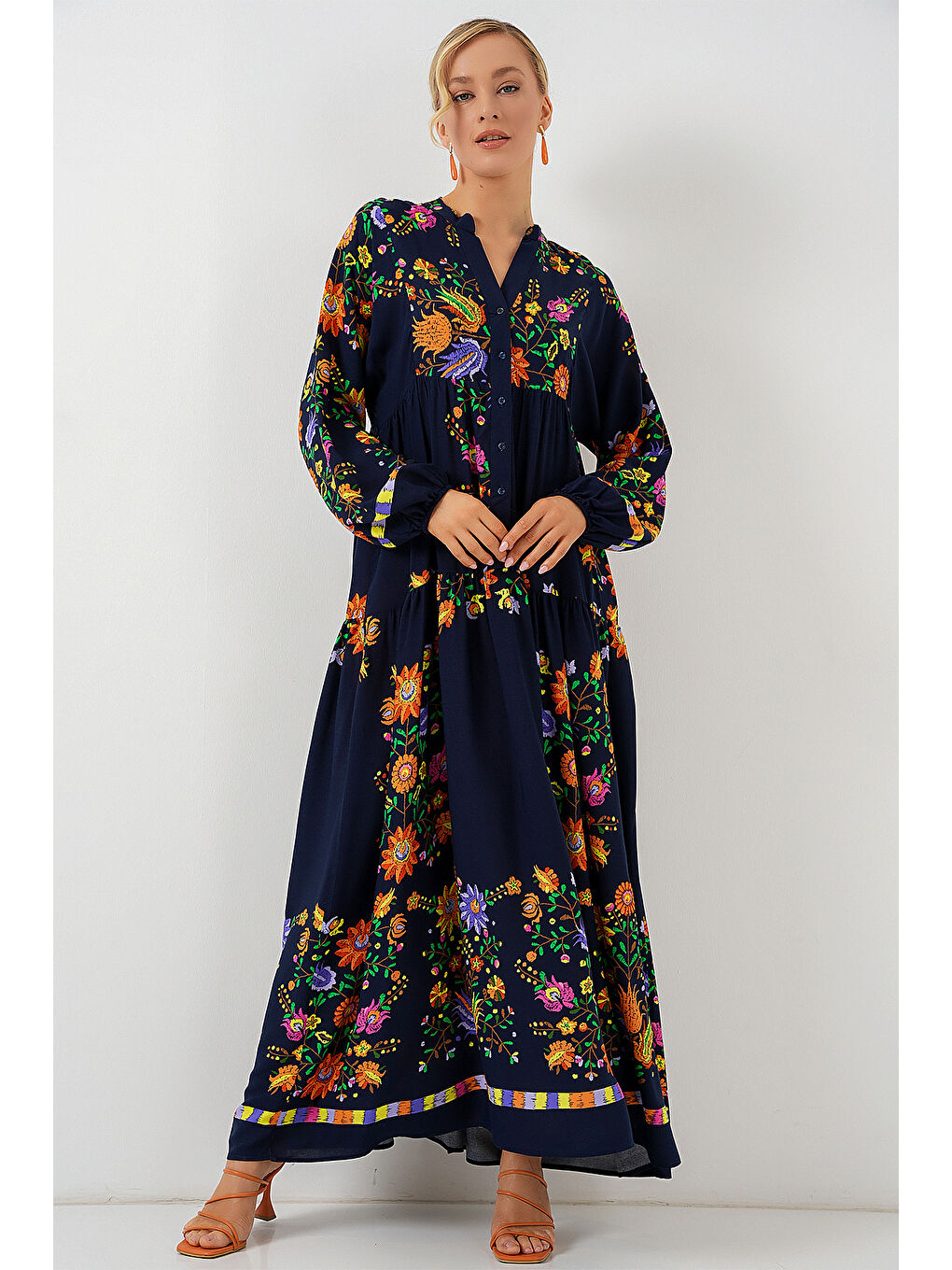 2423 Otantik Desenli Tesettür Elbise - Düz Lacivert