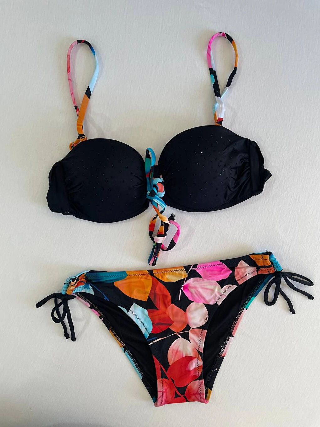 Kadın Siyah Taş İşlemeli Astarlı Bikini Takım HZL25S-LC207-1