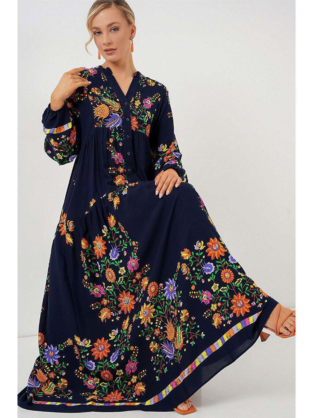 2423 Otantik Desenli Tesettür Elbise - Düz Lacivert-1