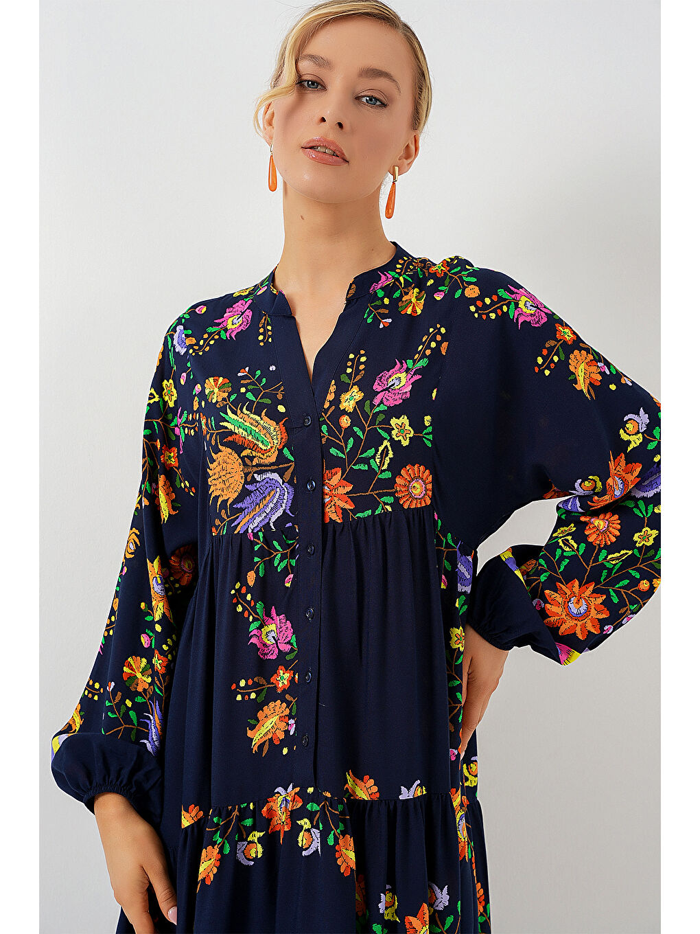 2423 Otantik Desenli Tesettür Elbise - Düz Lacivert-3