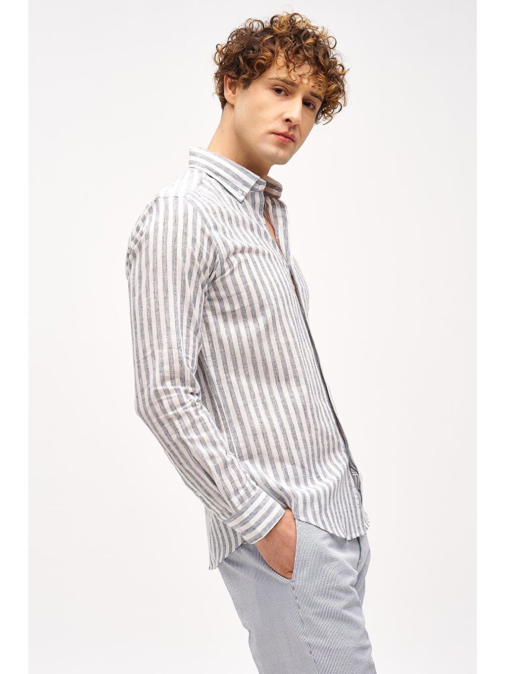 Lacivert Dynamic Fit Düğmeli Yaka Çizgili Uzun Kollu Cepsiz Pamuklu Gömlek-2