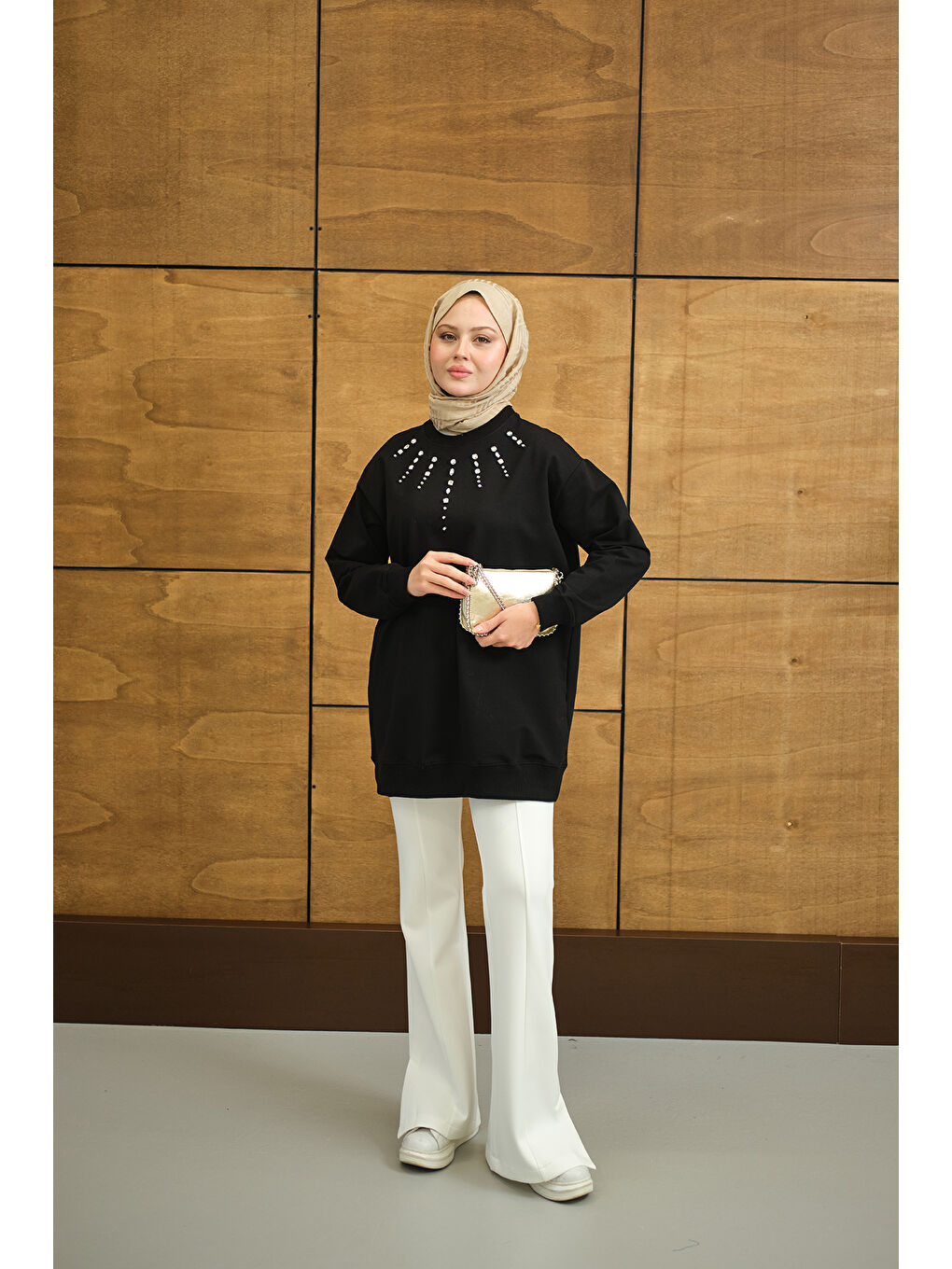 Kadın Yaka Taş Detay Tunik Siyah-1