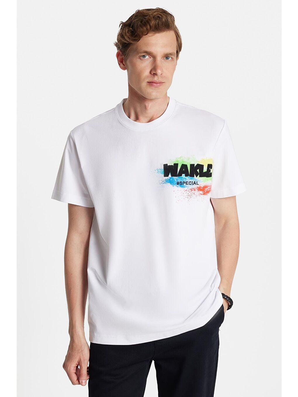 Relax Fit Rahat Kesim Pamuklu Ön Ve Arka Baskı Ve Nakış Detaylı Bisiklet Yaka Beyaz Erkek Tişört-1