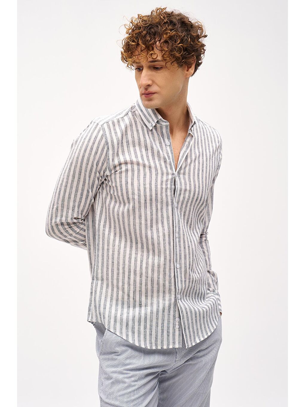 Lacivert Dynamic Fit Düğmeli Yaka Çizgili Uzun Kollu Cepsiz Pamuklu Gömlek-3