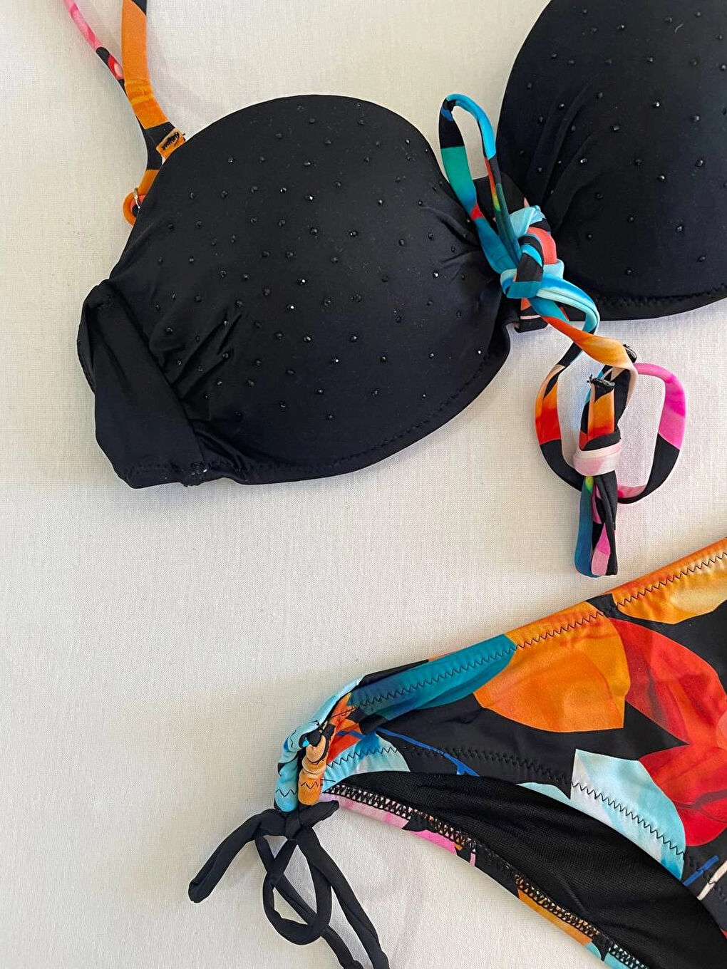 Kadın Siyah Taş İşlemeli Astarlı Bikini Takım HZL25S-LC207-3