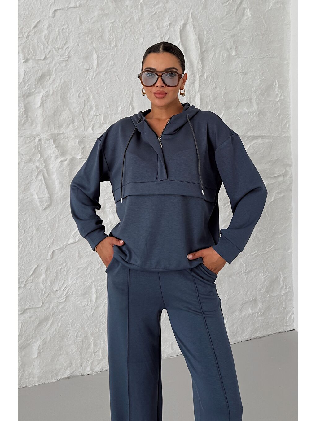 Gri Kadın Füme Kapüşonlu Biye Detaylı Yarım Fermuarlı Kanguru Cepli Alt-Üst Takım