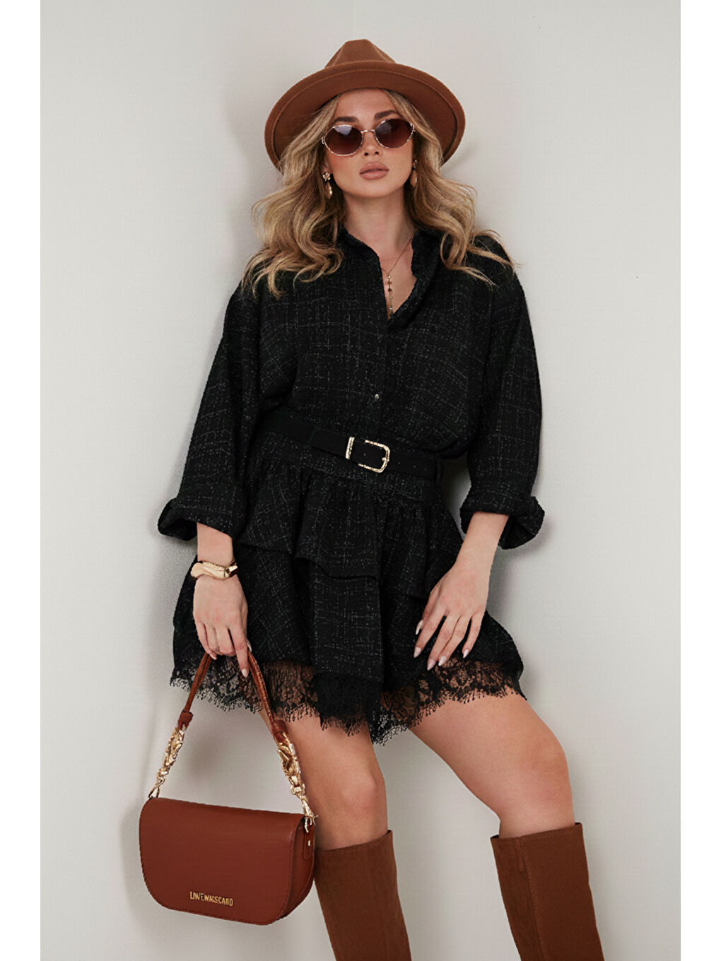 Siyah Regular Fit Klasik Yaka Kemer Detaylı Kadın Gömlek 59134502-3