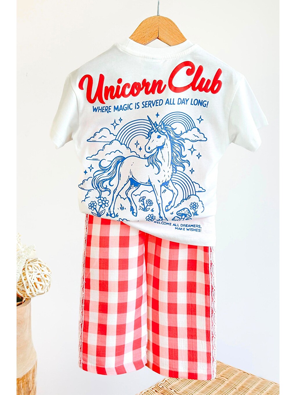 Ekru Kız Çocuk Pamuklu Baskılı T-Shirt Ve Kırmızı Kareli Dantel Detaylı Pantolon Alt Üst Takım-1