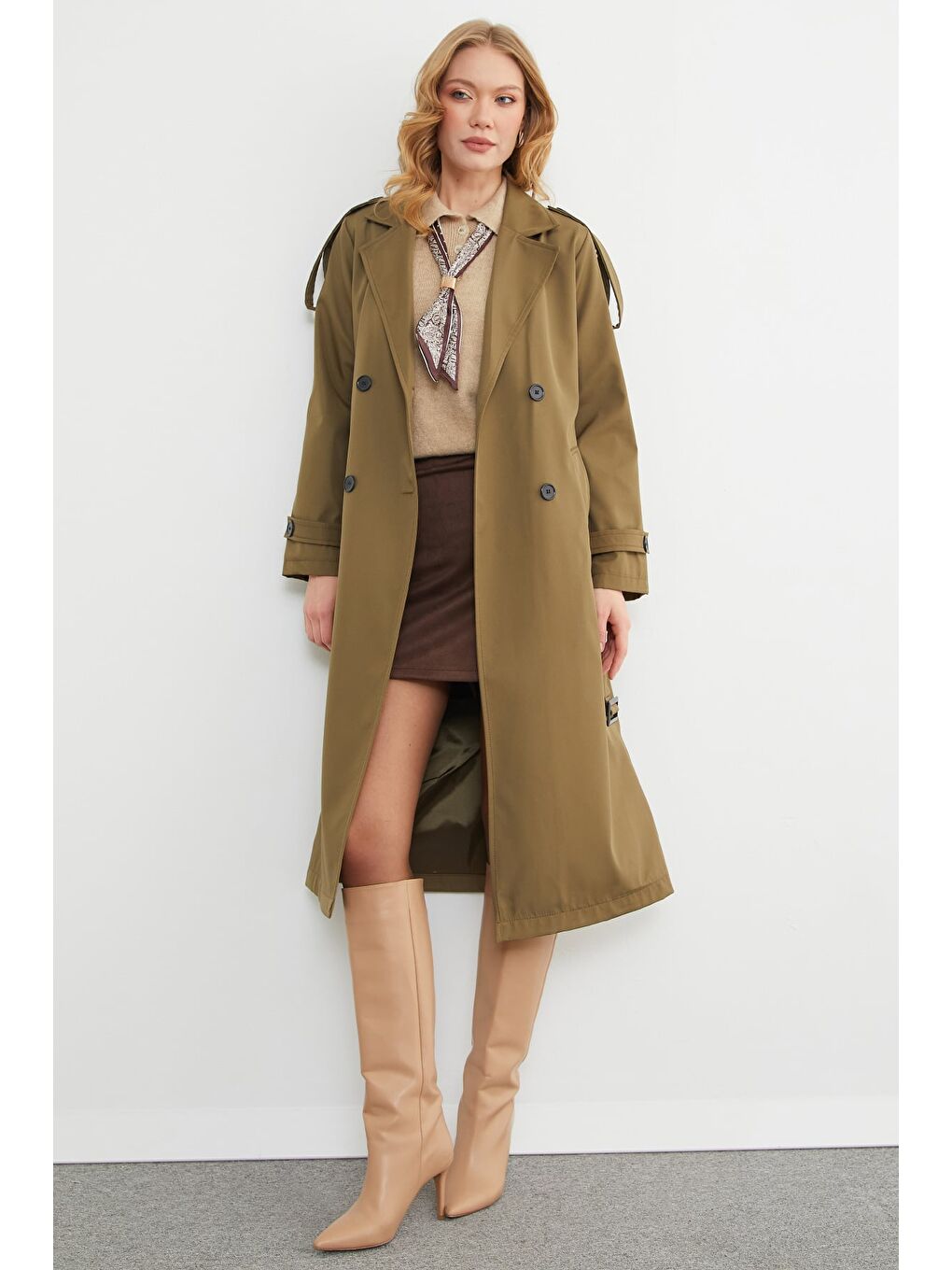 Haki Kuşaklı Kol Ve Omuz Detaylı Uzun Trençkot