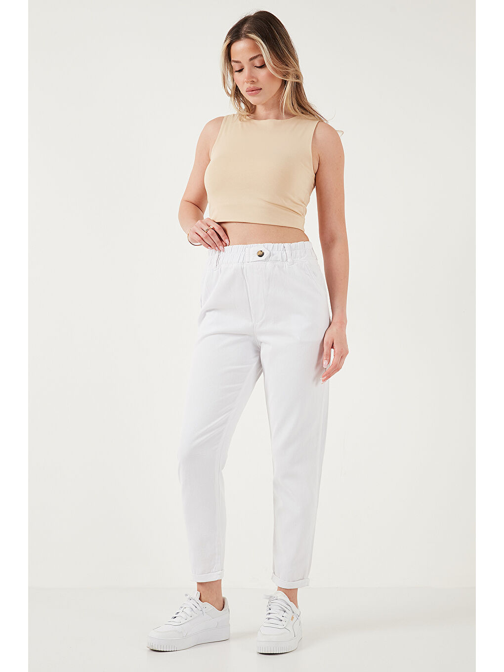 Beyaz Pamuklu Standart Fit Yüksel Bel Düz Paça Kadın Pantolon 668YP4924-3