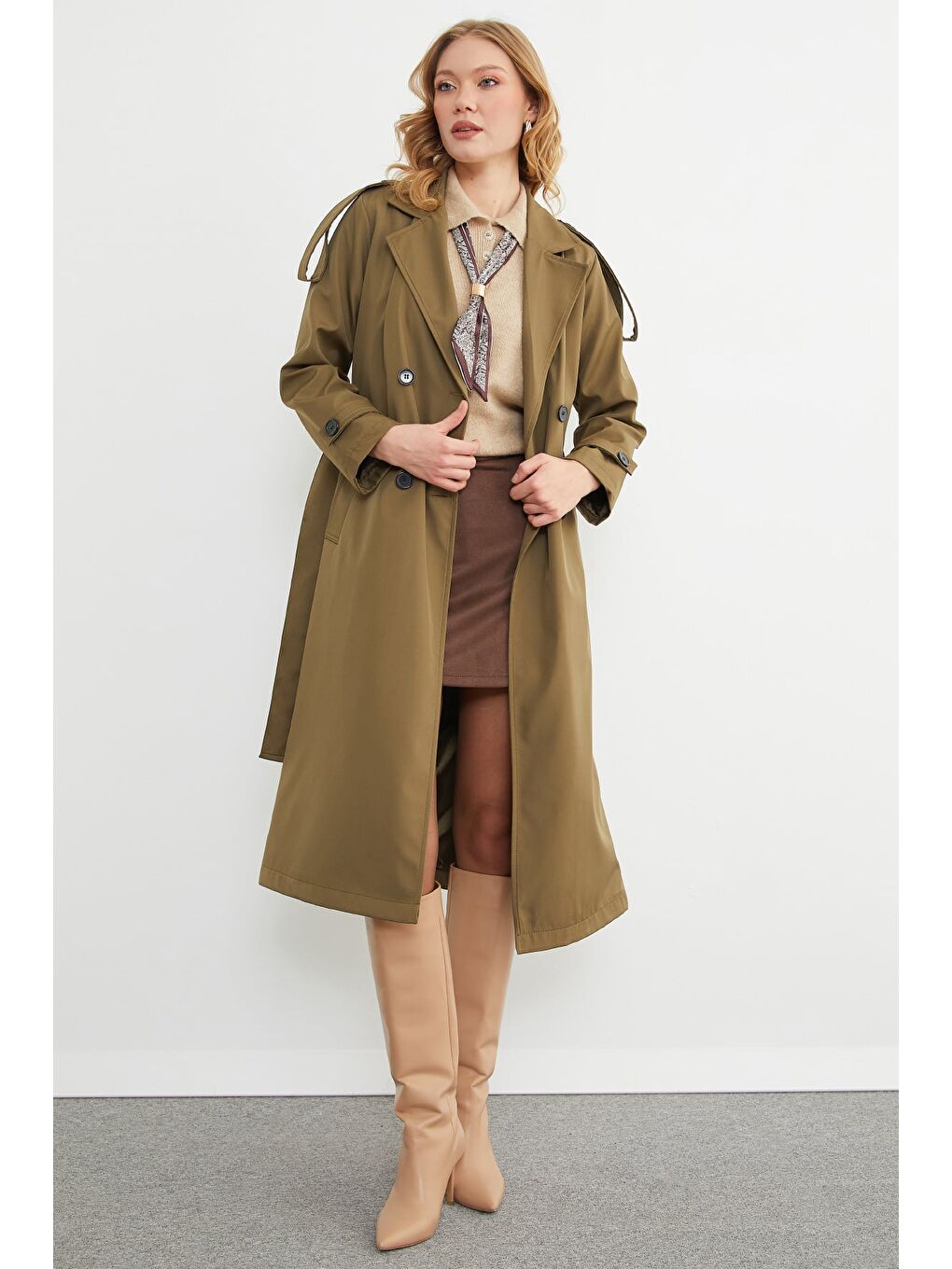 Haki Kuşaklı Kol Ve Omuz Detaylı Uzun Trençkot-3