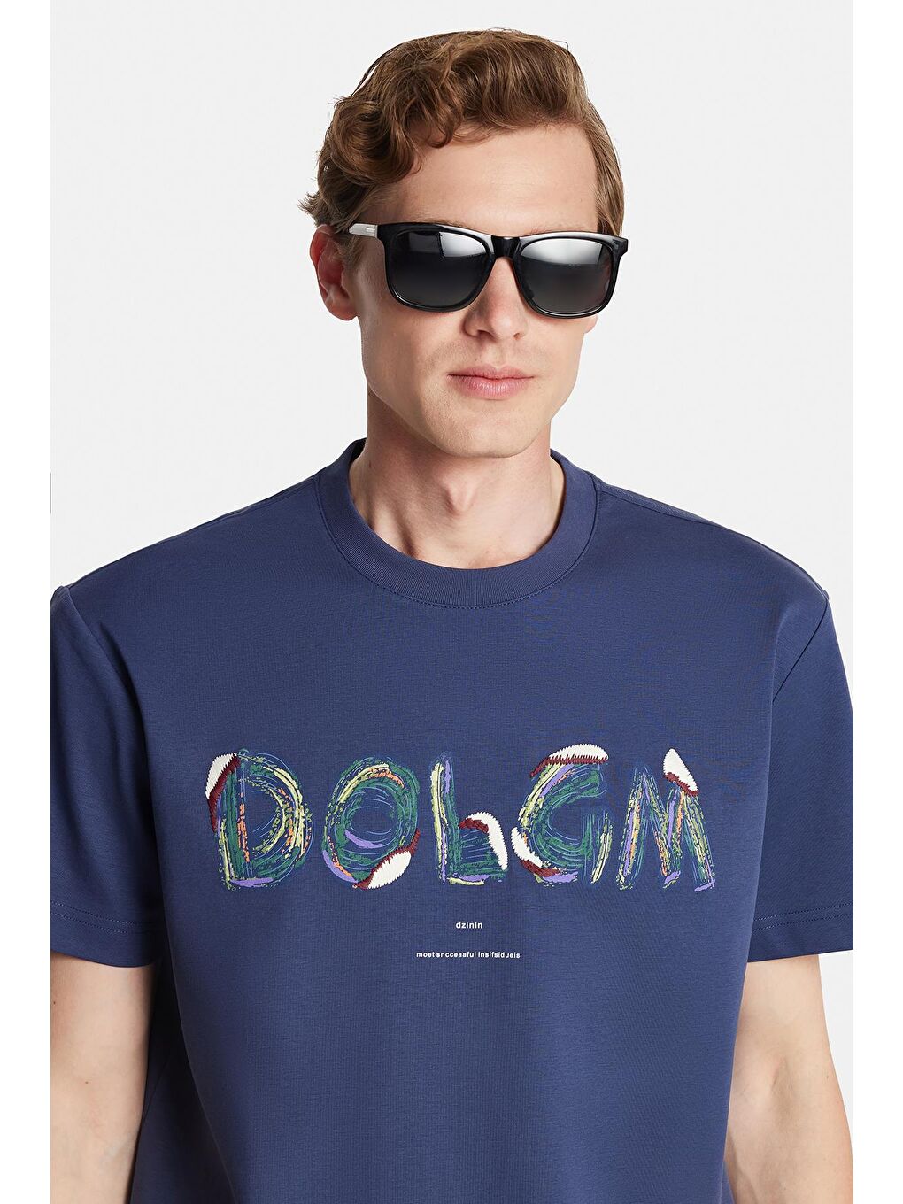 Relax Fit Rahat Kesim Pamuklu Ön Baskı Ve Nakış Detaylı Bisiklet Yaka İndigo Erkek Tişört-1