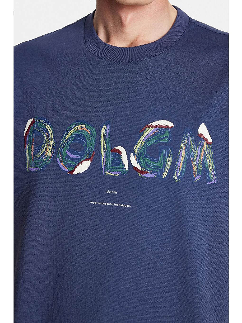 Relax Fit Rahat Kesim Pamuklu Ön Baskı Ve Nakış Detaylı Bisiklet Yaka İndigo Erkek Tişört-2