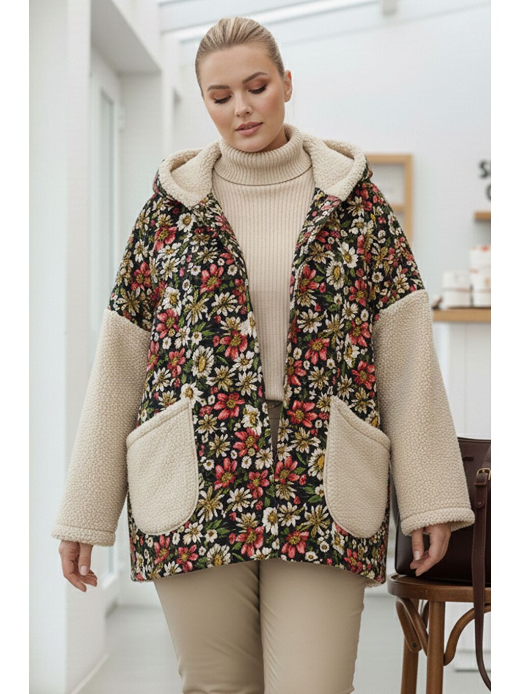 İtalyan Büyük Beden Bej Uzun Kol Cepli Kapüşonlu Casual Buklet Oversize Dokuma Ceket 78 70-4