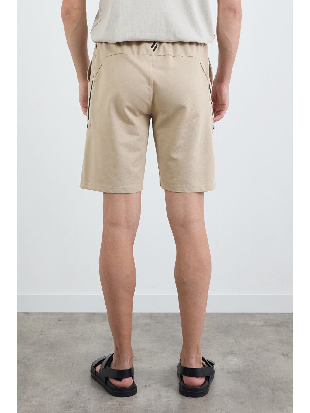 Bej Beli Bağlamalı Düz Şort-3