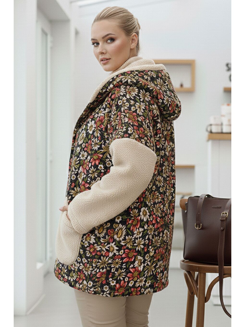 İtalyan Büyük Beden Bej Uzun Kol Cepli Kapüşonlu Casual Buklet Oversize Dokuma Ceket 78 70-5