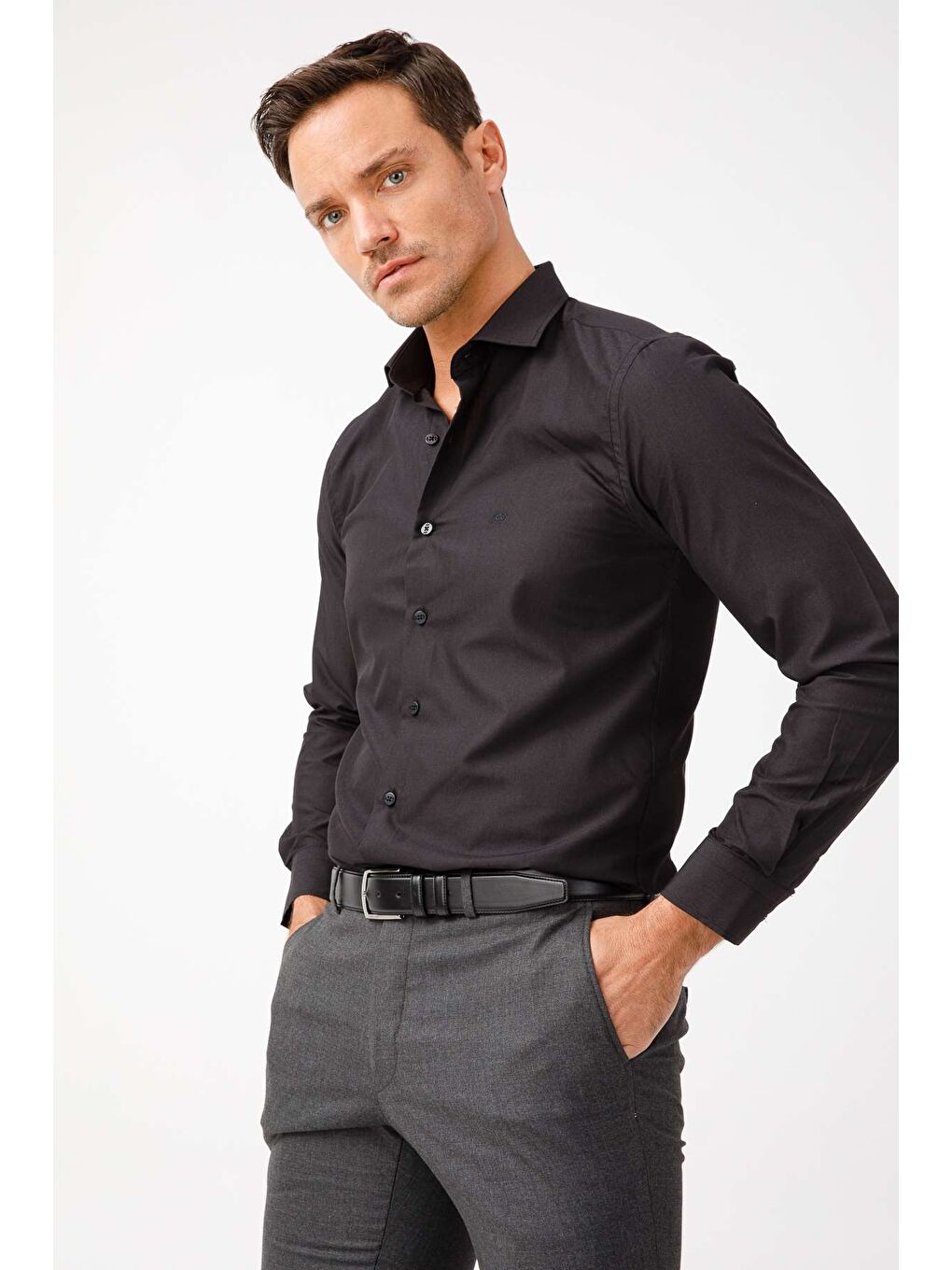 Siyah Slim Fit Dar Kalıp Klasik Yaka Düz Uzun Kollu Cepsiz Kolay Ütülenir Gömlek-1