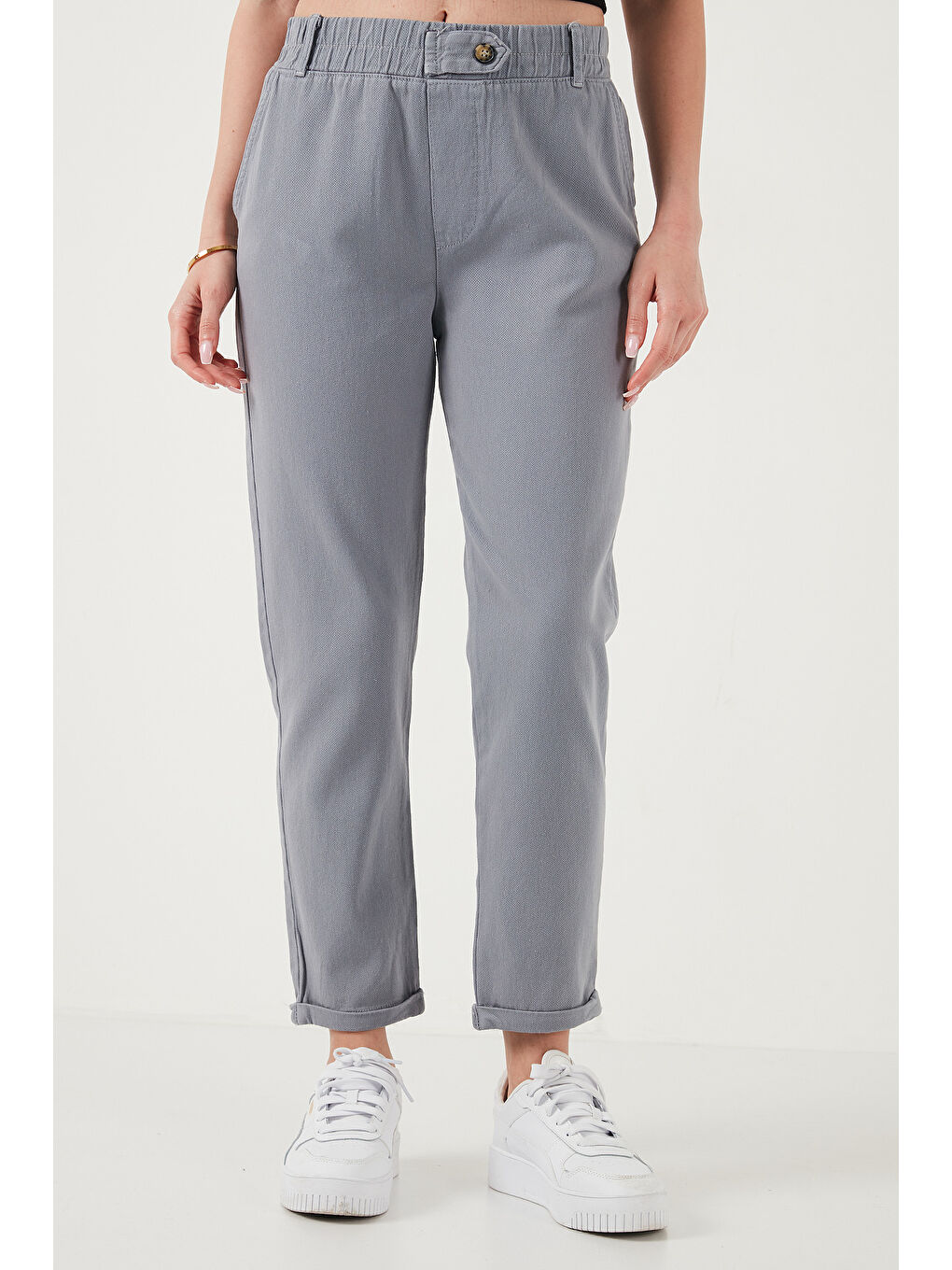 Gri Pamuklu Standart Fit Yüksel Bel Düz Paça Kadın Pantolon 668YP4924-1