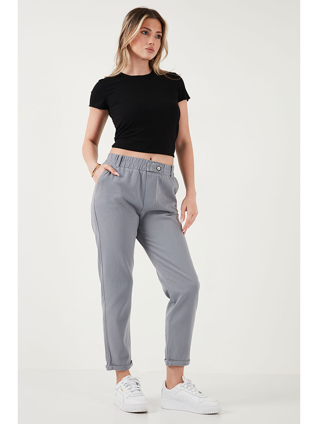 Gri Pamuklu Standart Fit Yüksel Bel Düz Paça Kadın Pantolon 668YP4924-3