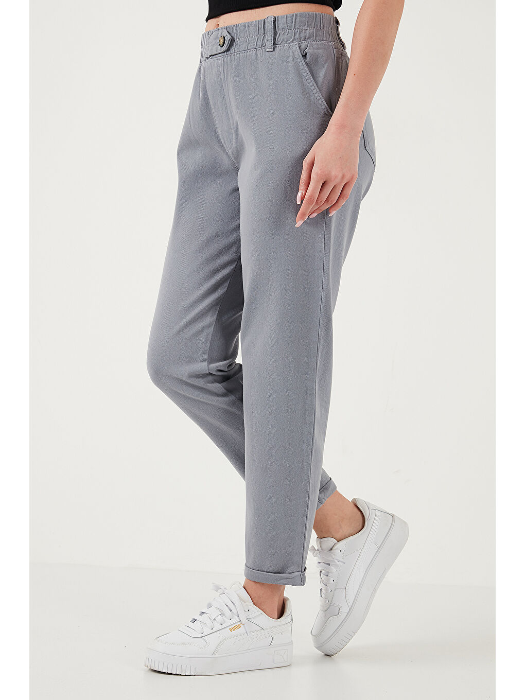 Gri Pamuklu Standart Fit Yüksel Bel Düz Paça Kadın Pantolon 668YP4924-4