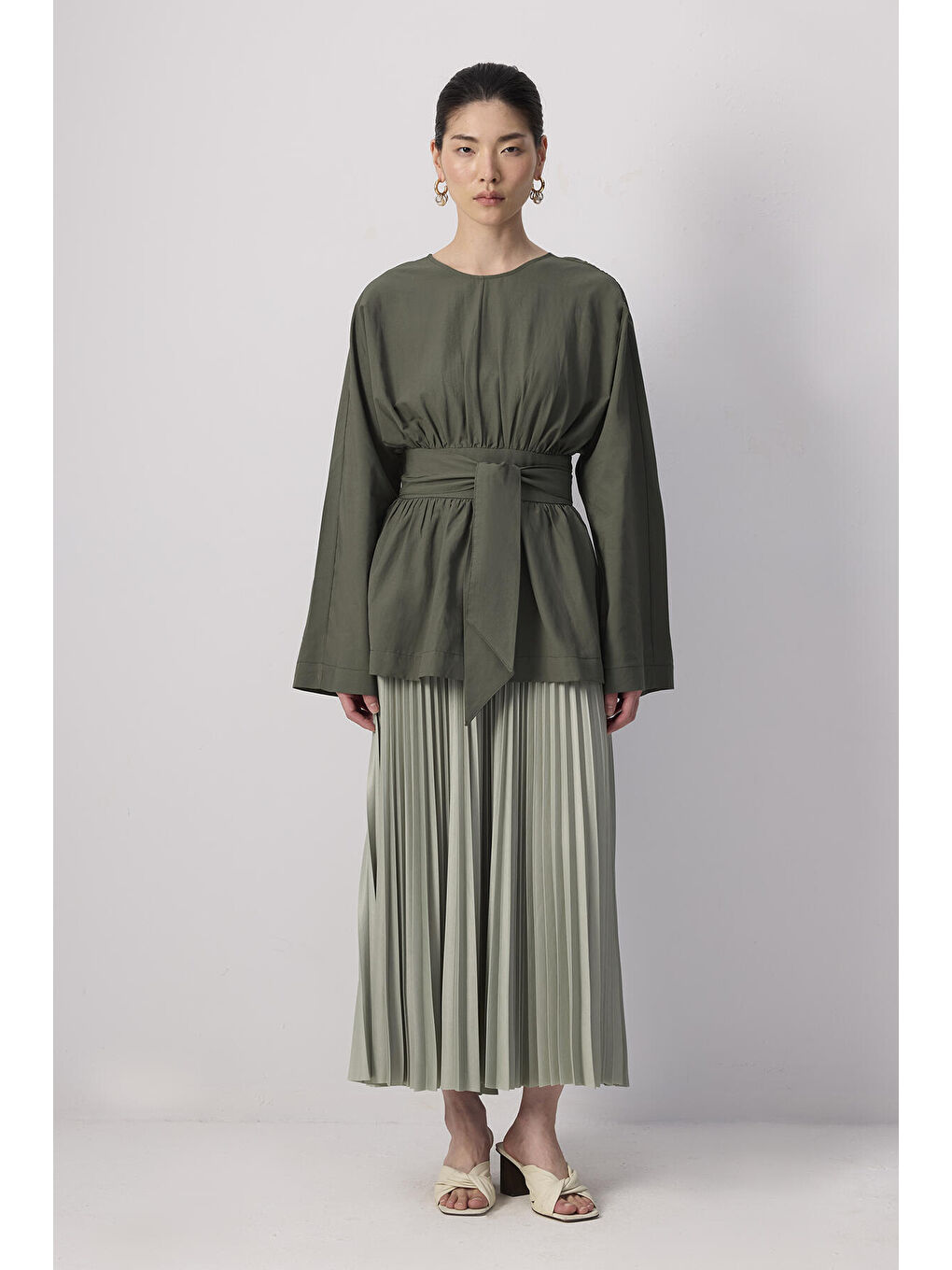 Haki Bağlama Detaylı Poplin Tunik