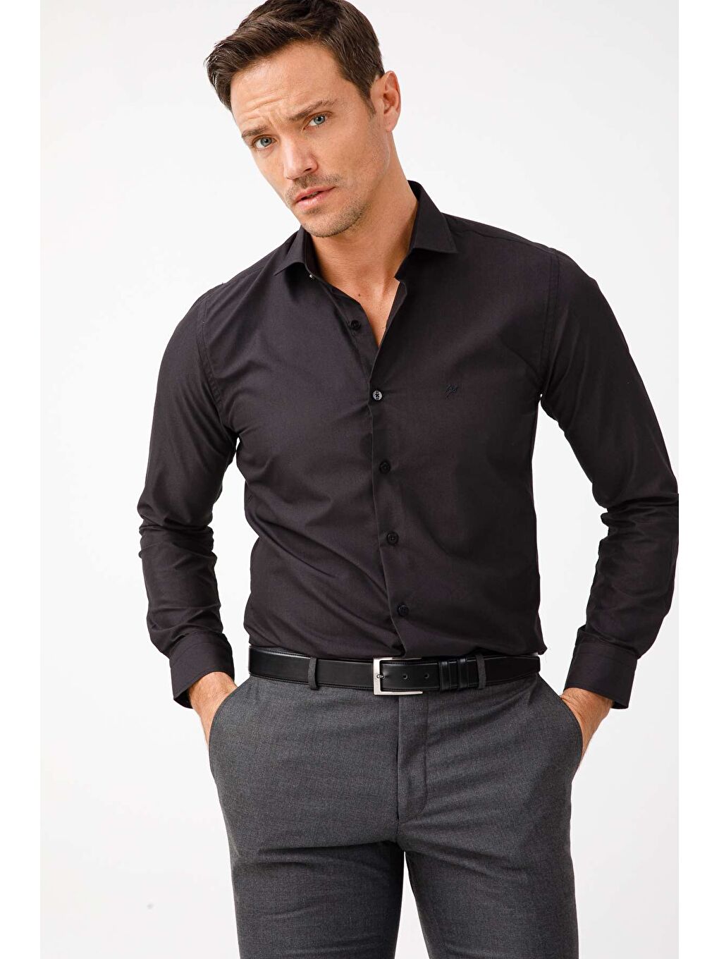 Siyah Slim Fit Dar Kalıp Klasik Yaka Düz Uzun Kollu Cepsiz Kolay Ütülenir Gömlek-4