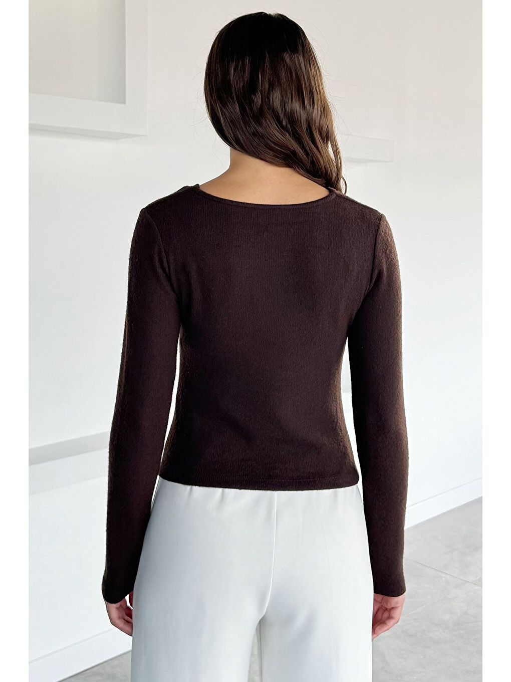 Kahverengi Kadın Omuz Aksesuarlı Bluz-3