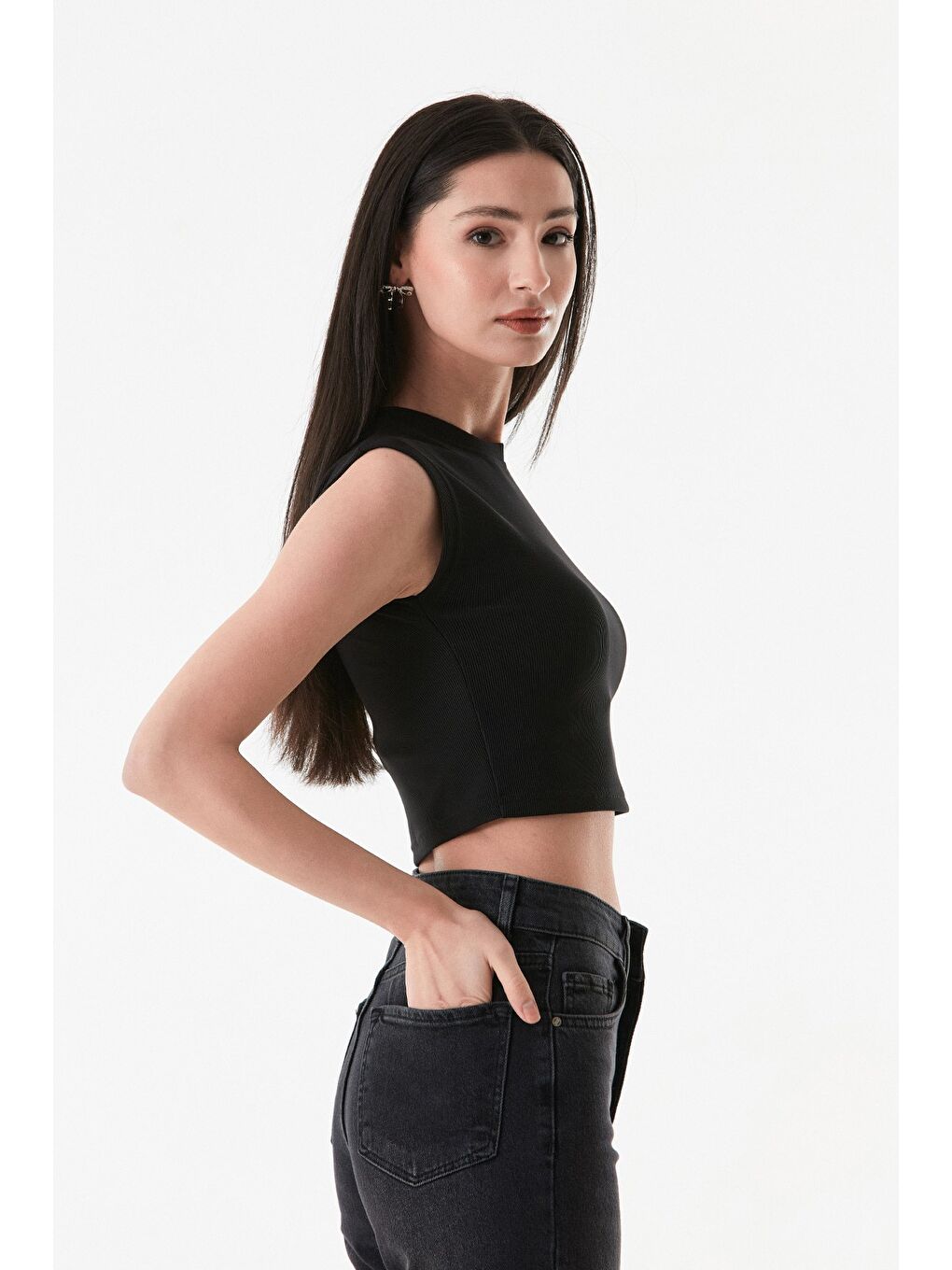 Siyah Fitilli Bisiklet Yaka Crop Tişört-4