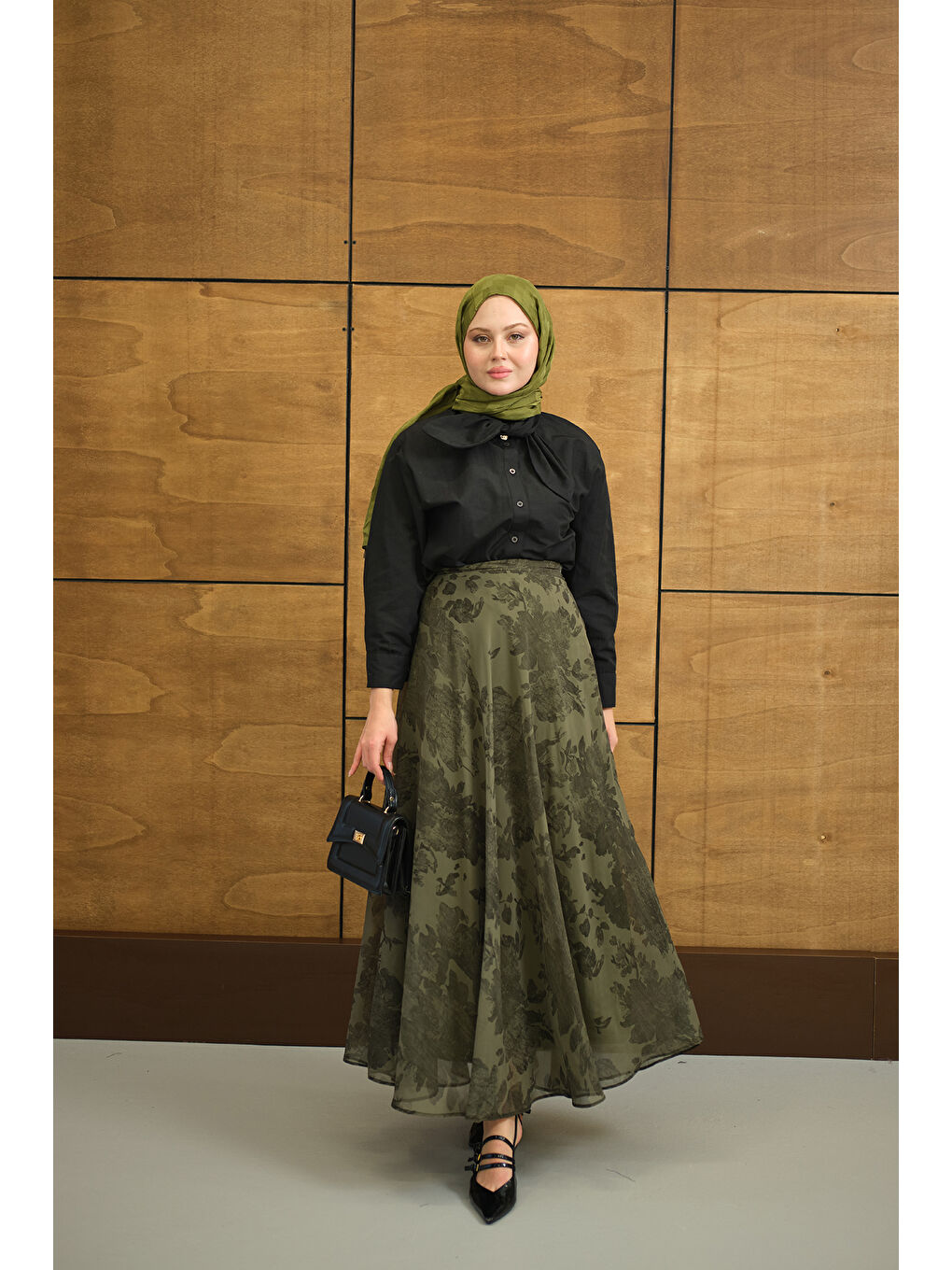 Kadın Çiçek Desen Astarlı Şifon Etek Yeşil-1