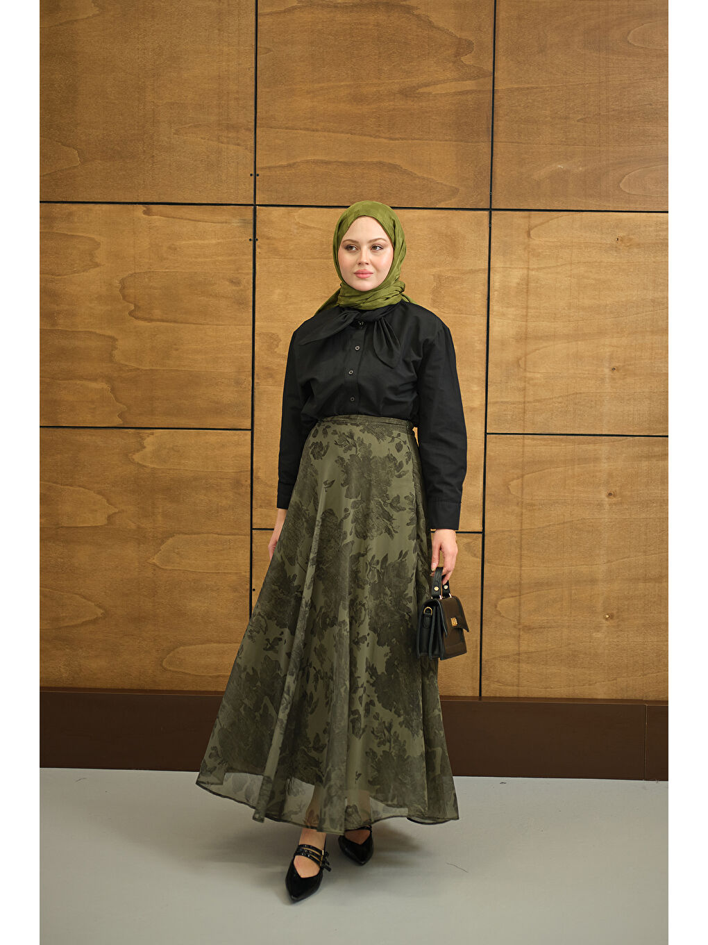 Kadın Çiçek Desen Astarlı Şifon Etek Yeşil-2