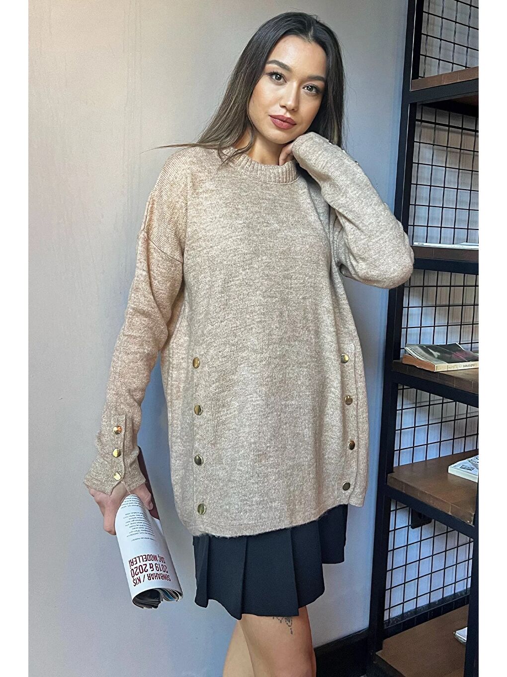 Bej Kadın Bisiklet Yaka Yan Düğme Detaylı Salaş Triko Kazak-2