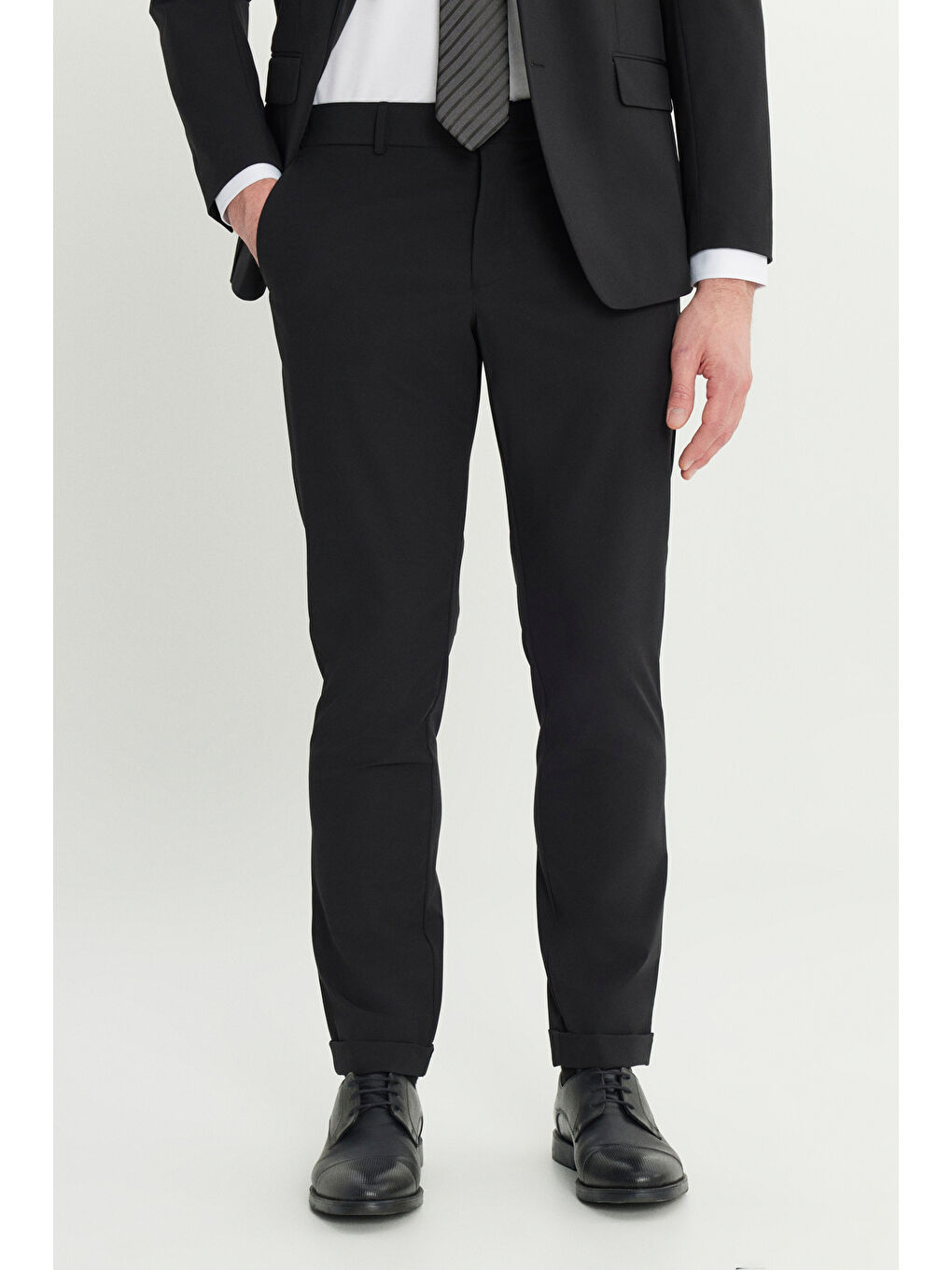 Erkek Siyah Slim Fit Dar Kesim Mono Yaka Kapak Cepli Esnek Takım Elbise-5