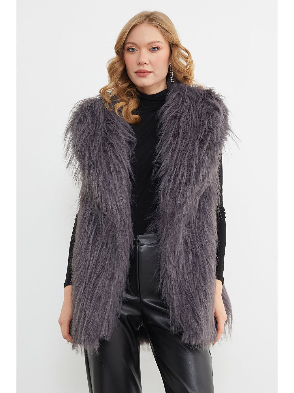 Antrasit Kemer Detaylı Suni Kürk Yelek-1