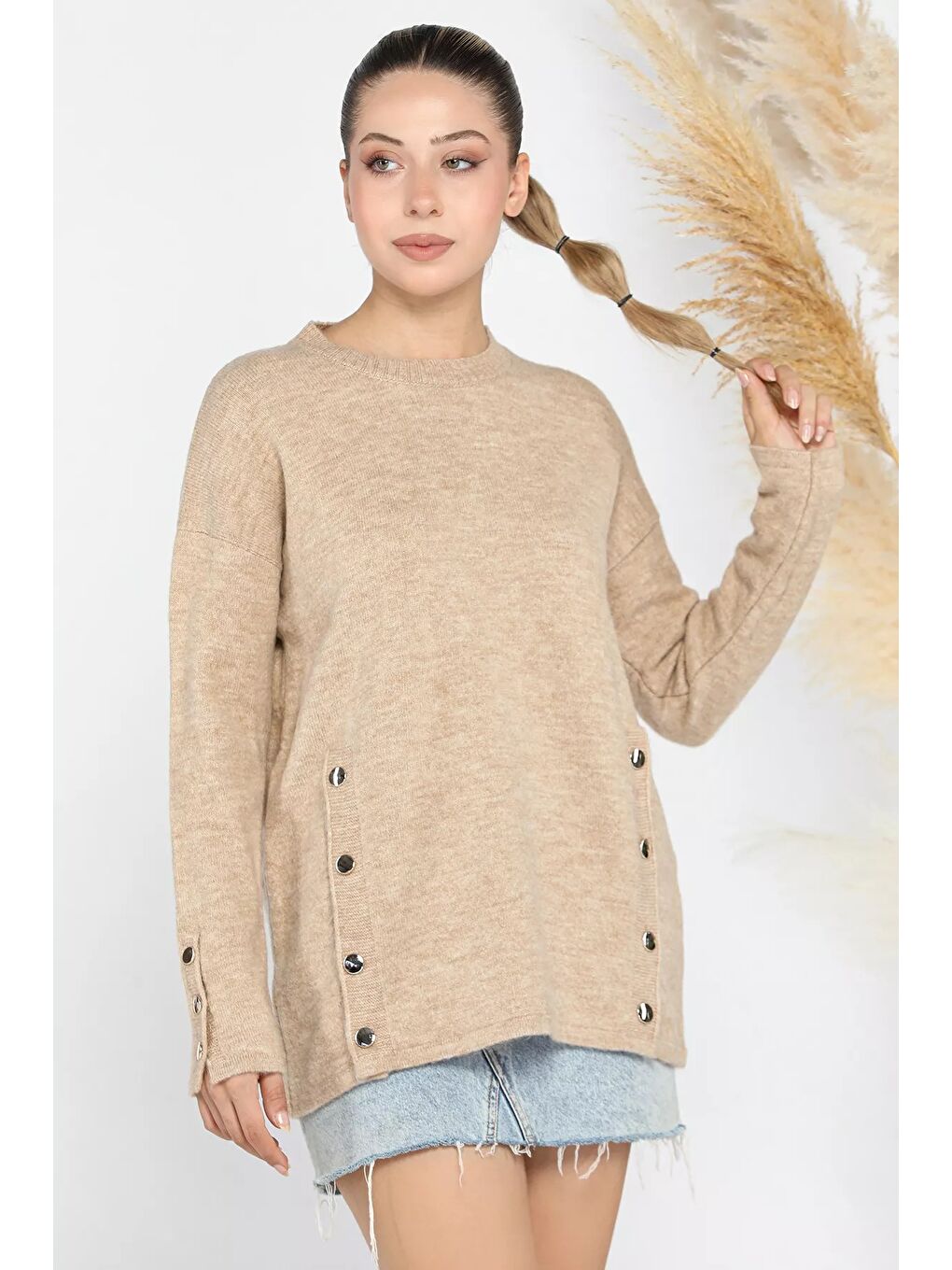Bej Kadın Bisiklet Yaka Yan Düğme Detaylı Salaş Triko Kazak-3
