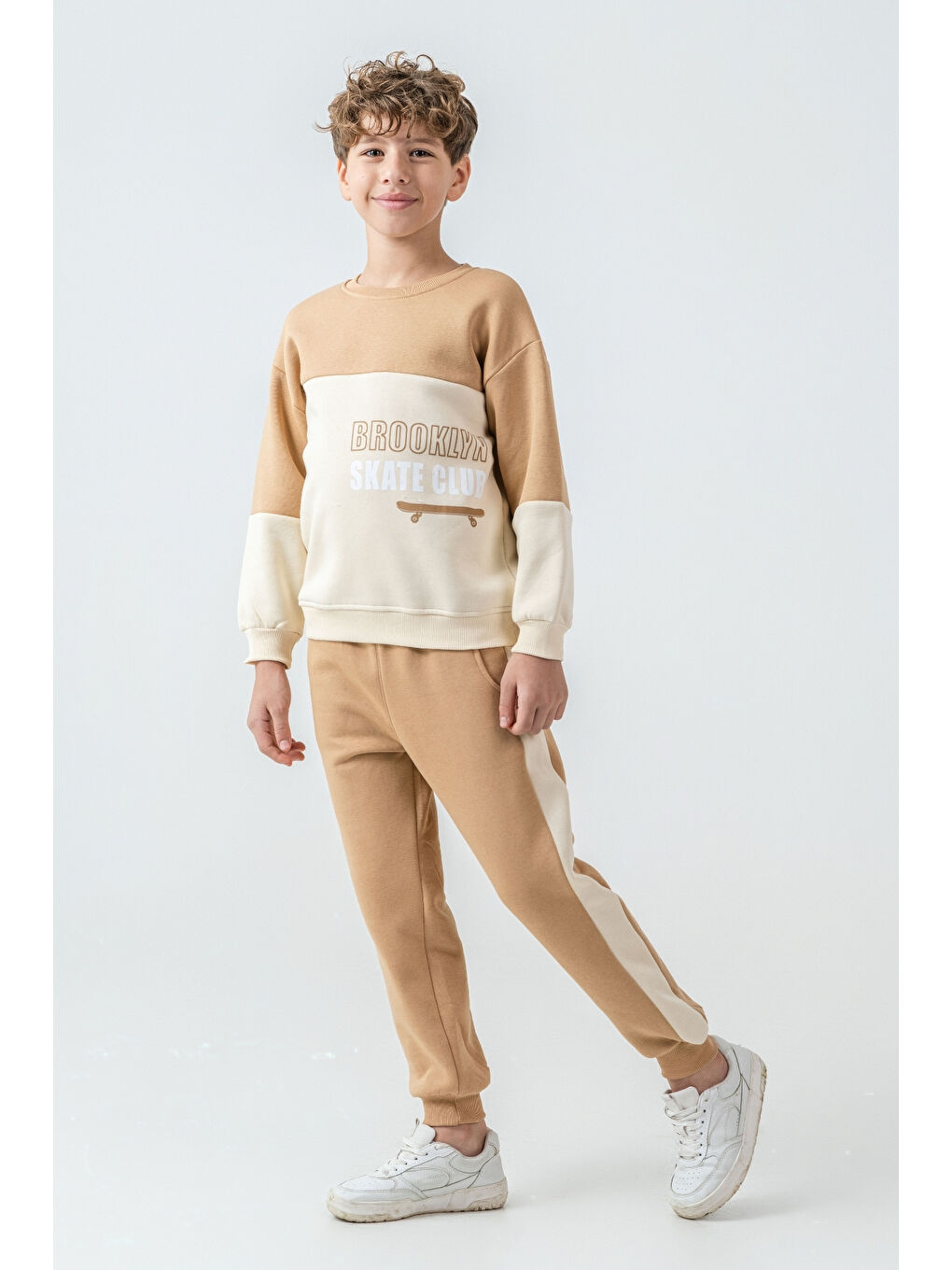 Bej Erkek Çocuk Brooklyn Skat Clup Baskılı 3 İplik Kalın Kışlık Eşofman Takımı Ak4228-1