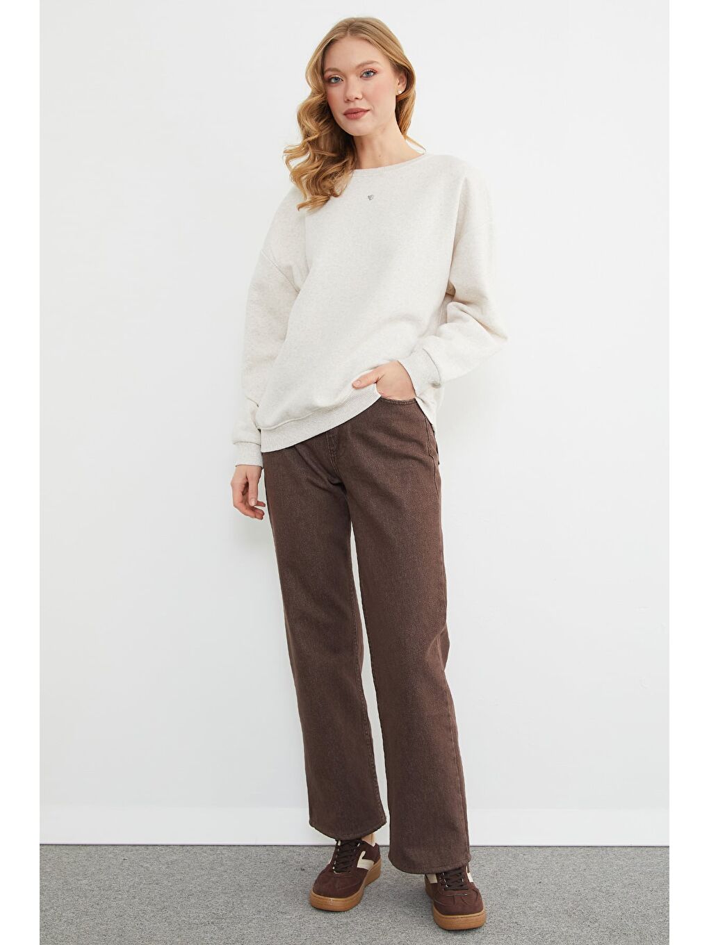 Bej 3 İplik Taşlı Kalp Detaylı Oversize Sweatshirt-1