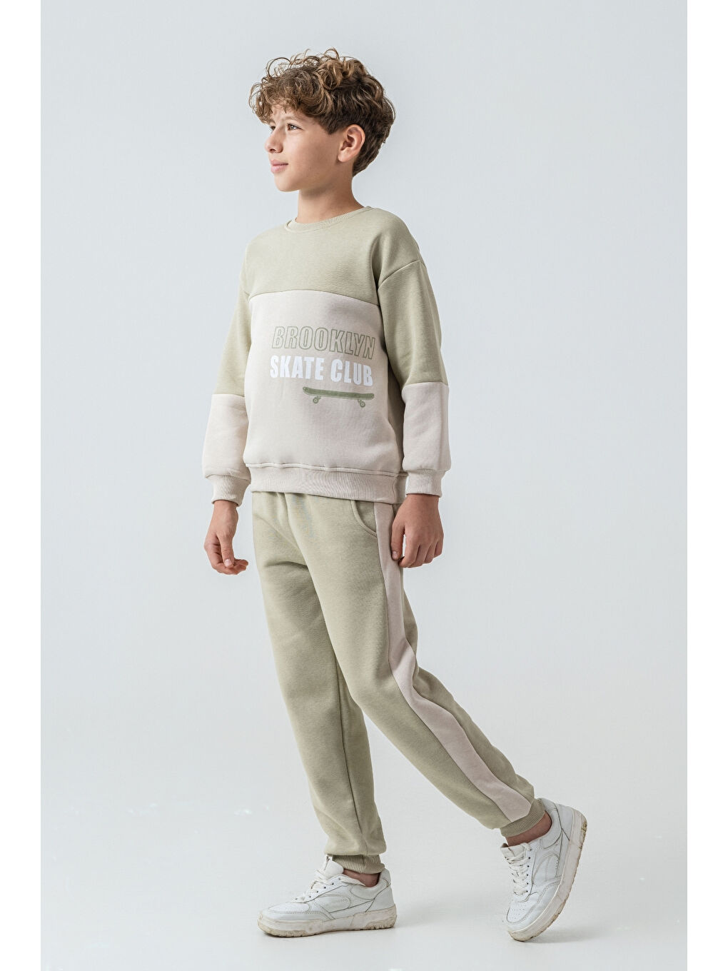 Yeşil Erkek Çocuk Brooklyn Skat Clup Baskılı 3 İplik Kalın Kışlık Eşofman Takımı Ak4228-2