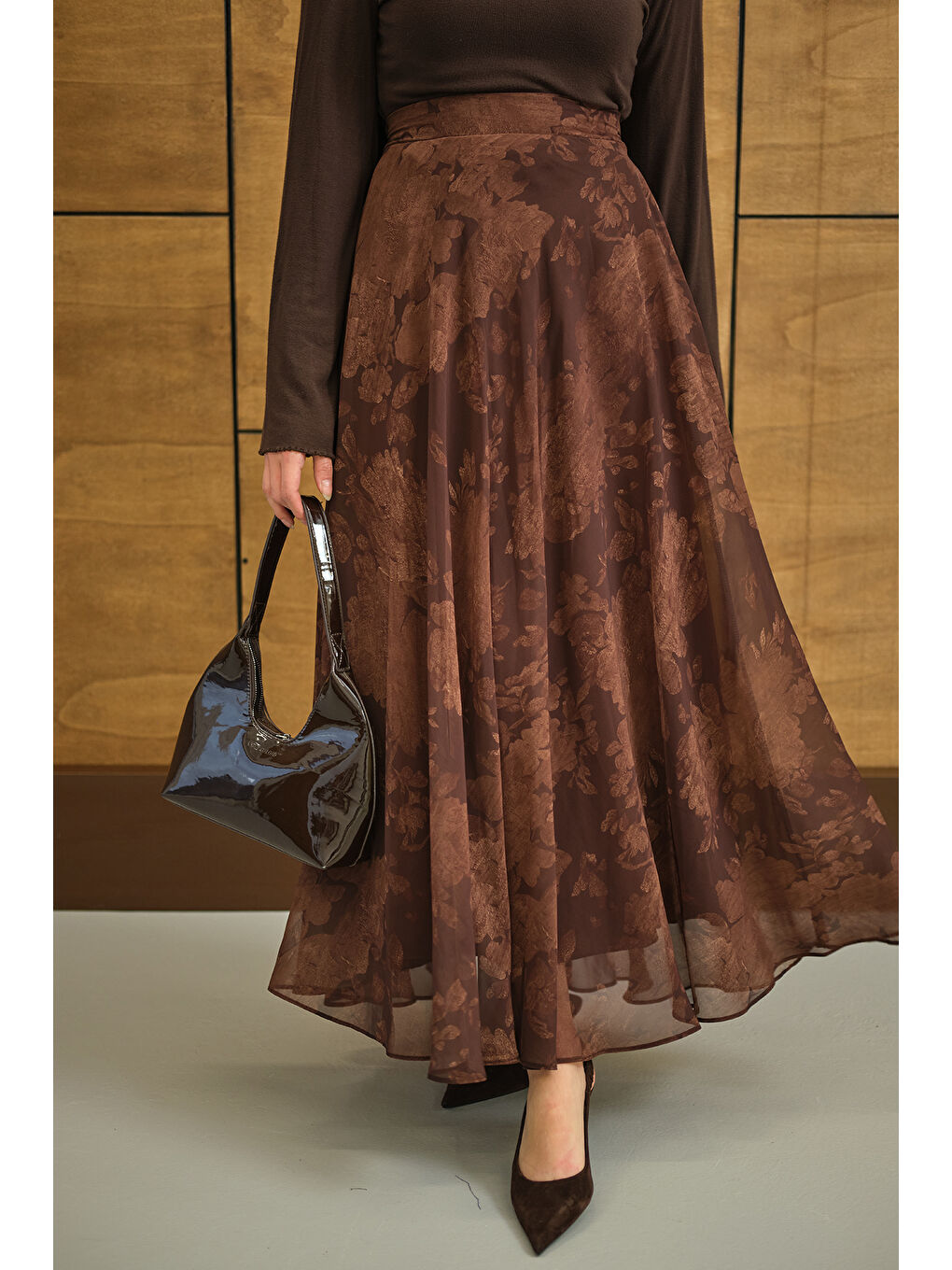 Kadın Çiçek Desen Astarlı Şifon Etek Kahverengi-4