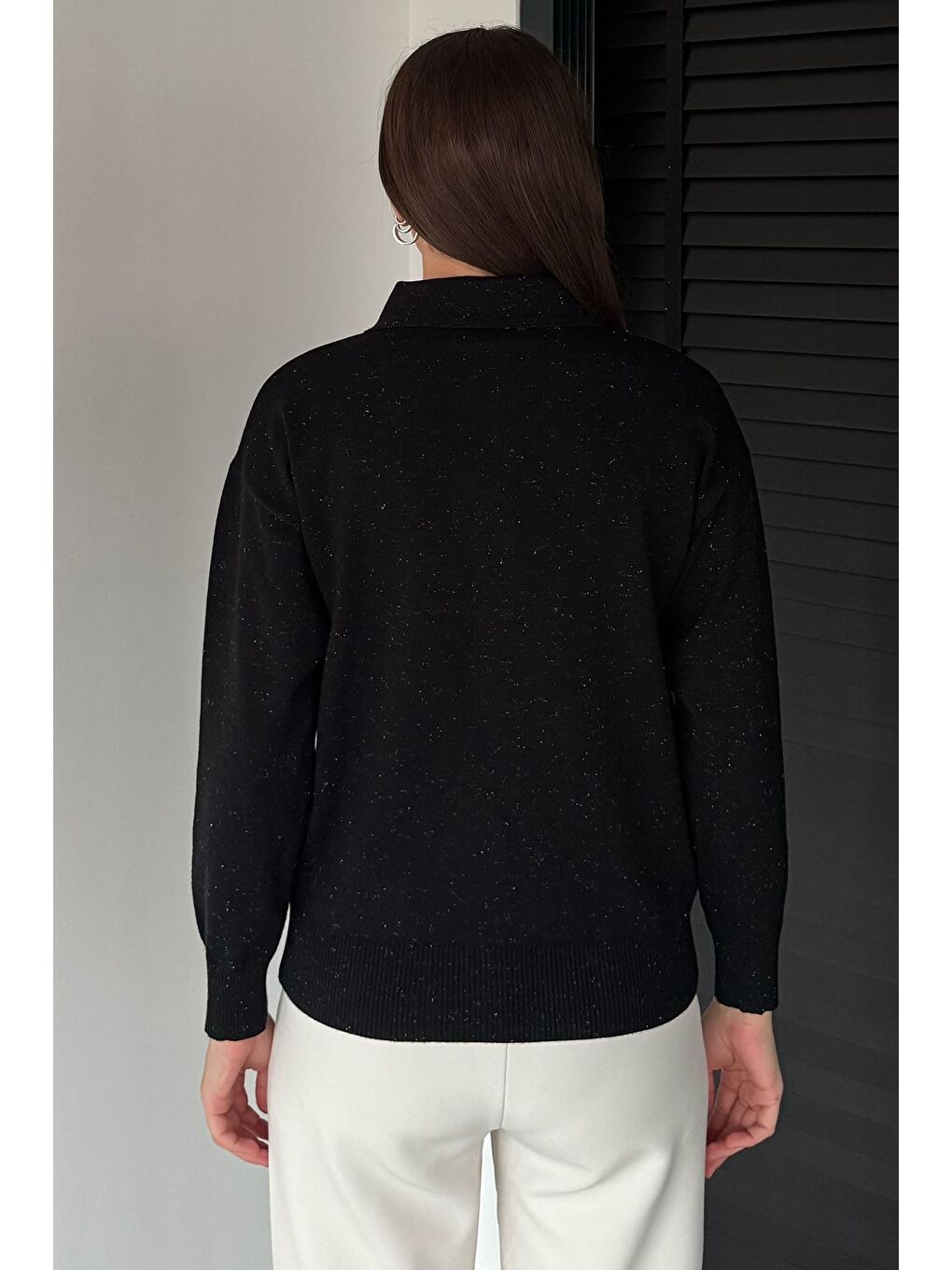Siyah Kadın Polo Yaka Fularlı Ve Broşlu Triko Bluz-3